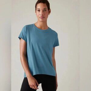 Athleta With Ease Tee Skylark Blue Small Yoga Running Gym Lightweight EUC Rare